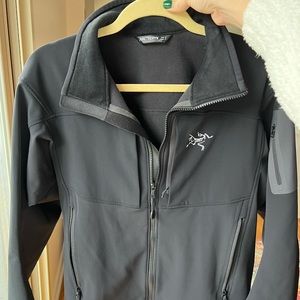 Men’s Small Arc’teryx Black Jacket - Fleece Inside